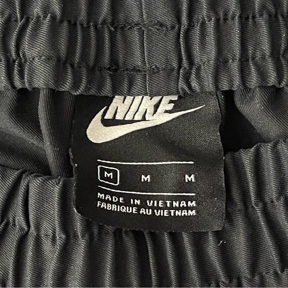 Nike Cargo Shorts Womens Medium Utility Streetwear Gorpcore Techwear Sporty - Picture 7 of 8